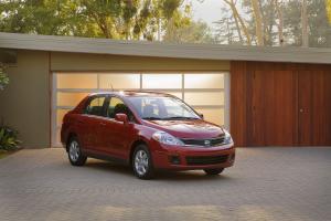 Nissan Versa 2010 года